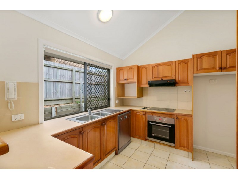 1/4 Madsen Place, Southport QLD 4215