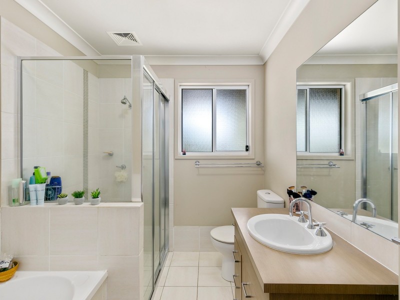 12 Appollo Place, Oxenford QLD 4210