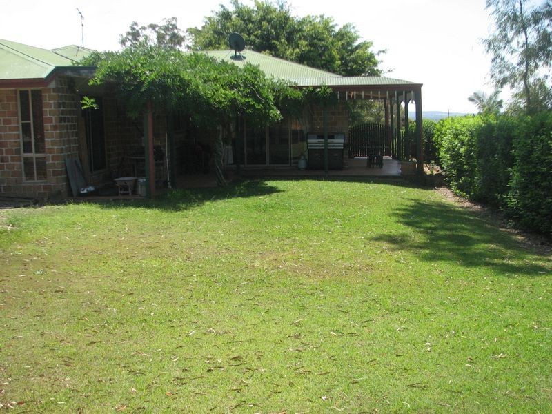 18 Phoenix Street, Pacific Pines QLD 4211