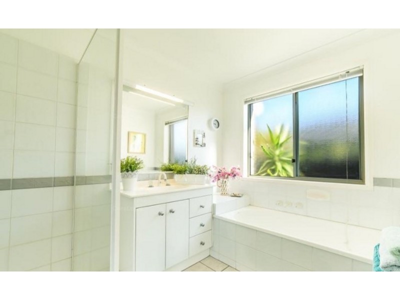 5 Ballybunyon Crescent, Hope Island QLD 4212