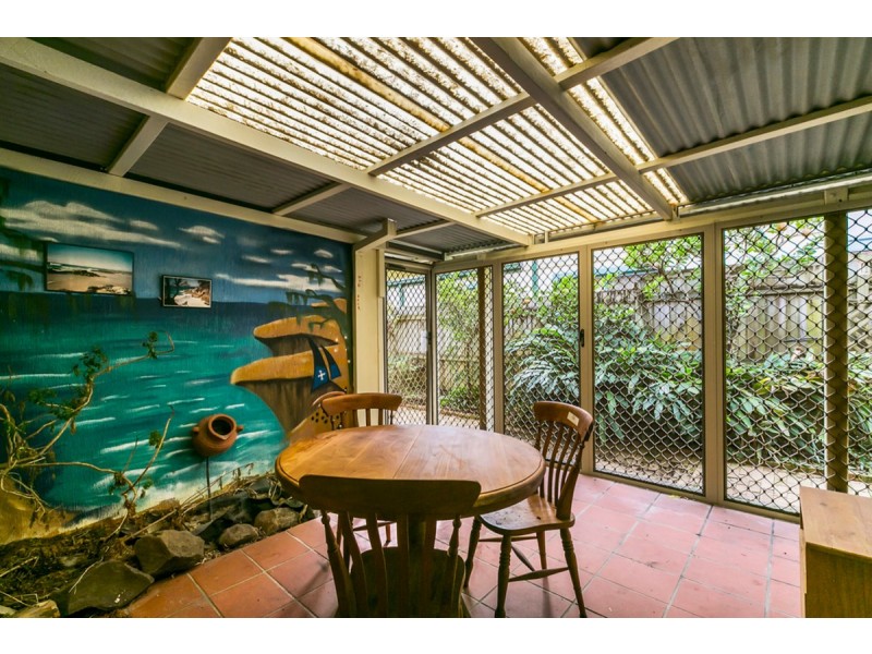 24 Oak Avenue, Surfers Paradise QLD 4217