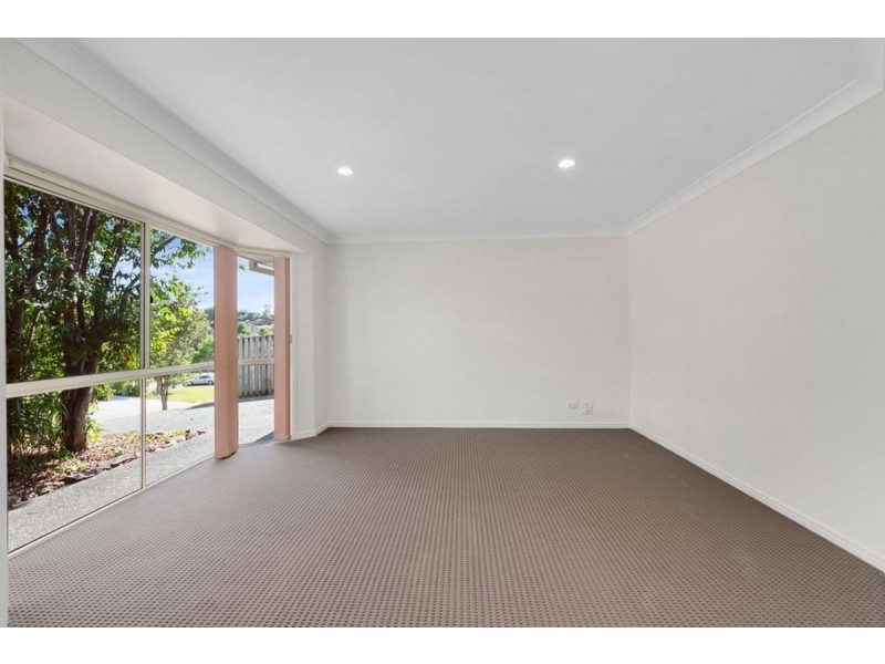 6 Buffalo Crescent, Pacific Pines QLD 4211