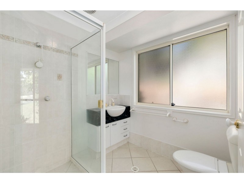 6 Buffalo Crescent, Pacific Pines QLD 4211