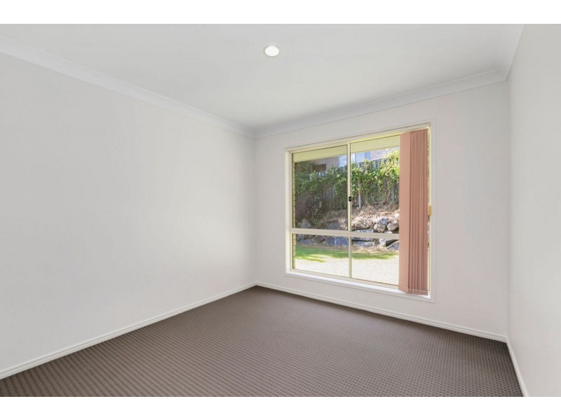 6 Buffalo Crescent, Pacific Pines QLD 4211