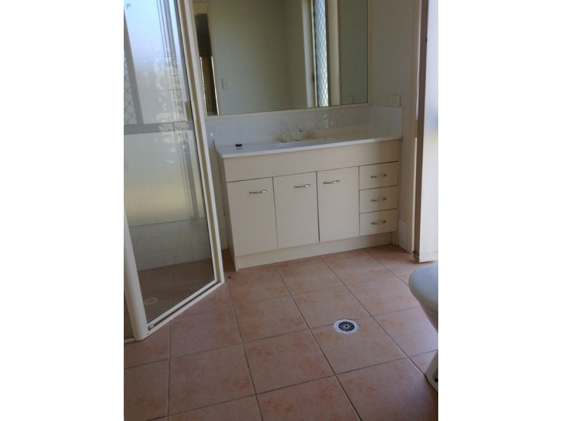 8 Harwood Place, Maudsland QLD 4210