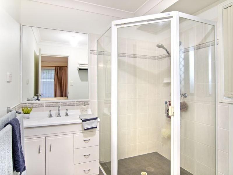 12 Ainsworth Street, Pacific Pines QLD 4211