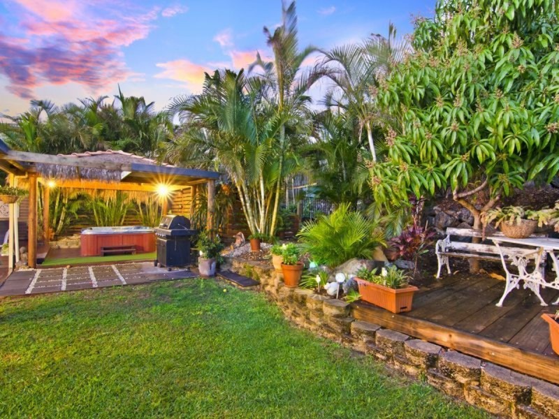 12 Ainsworth Street, Pacific Pines QLD 4211