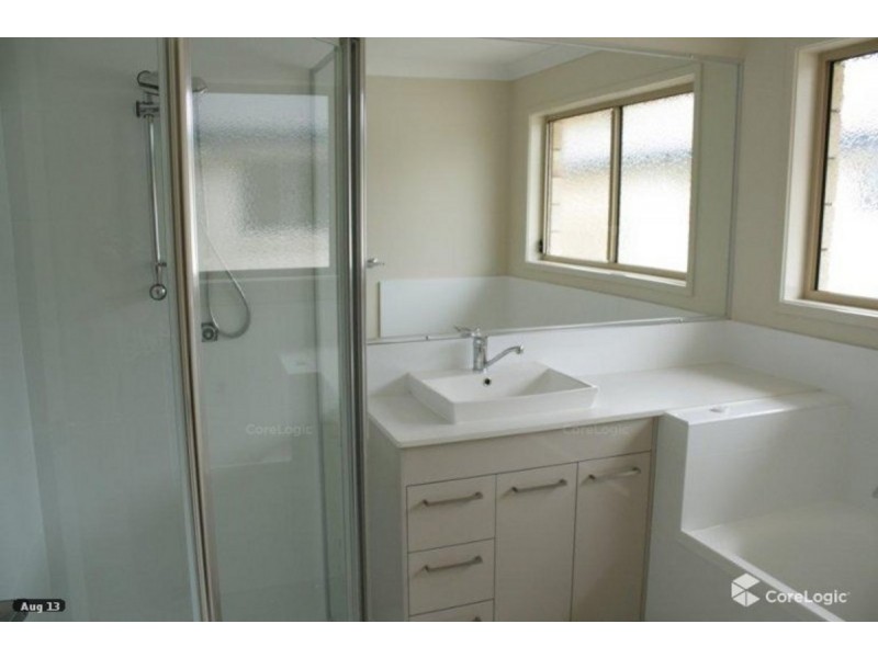 33 Hadrian Crescent, Pacific Pines QLD 4211