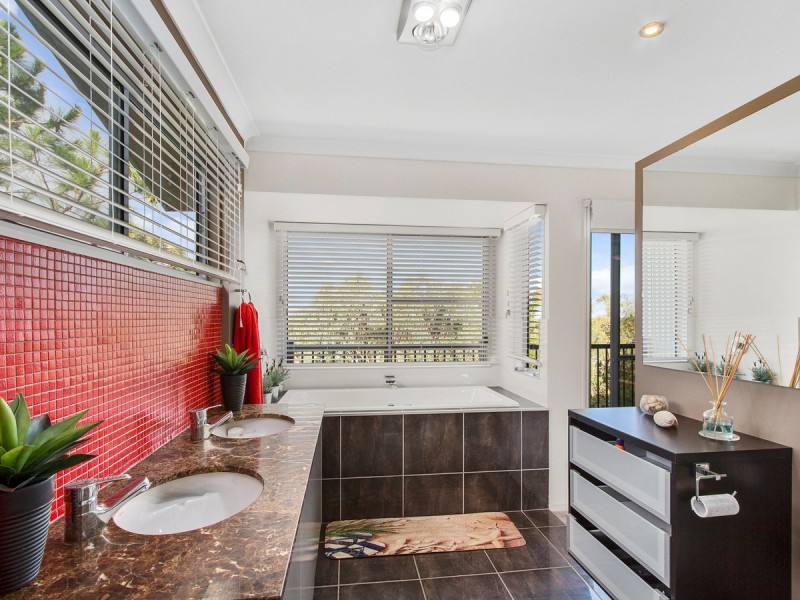 45 Crestridge Crescent, Oxenford QLD 4210