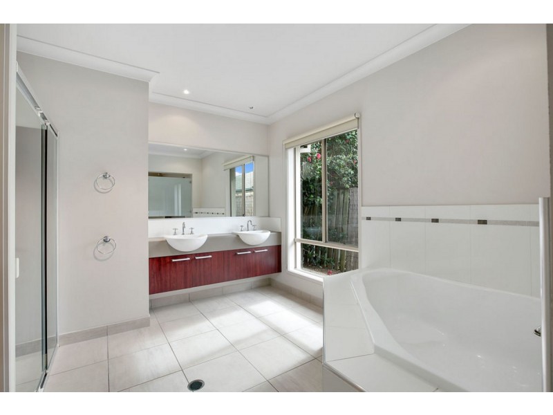 3 Mellum Circuit, Pacific Pines QLD 4211