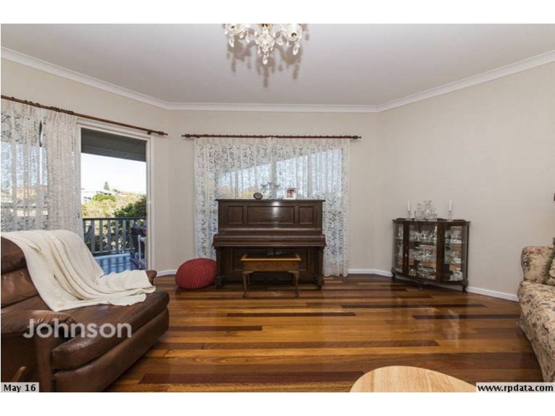 7 Pago Terrace, Pacific Pines QLD 4211