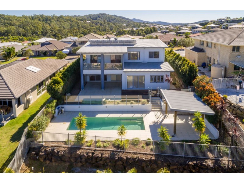 111 Wunburra Circle, Pacific Pines QLD 4211