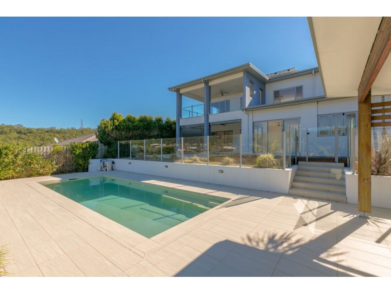 111 Wunburra Circle, Pacific Pines QLD 4211