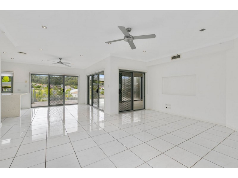111 Wunburra Circle, Pacific Pines QLD 4211
