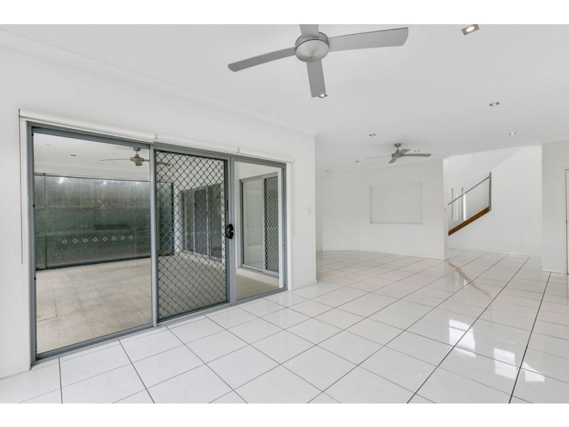 111 Wunburra Circle, Pacific Pines QLD 4211