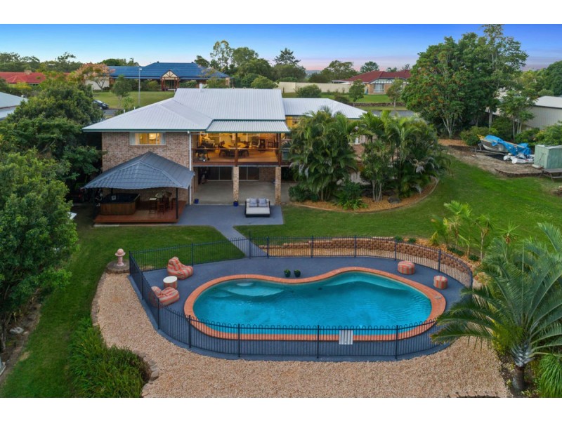 10 Oregon Way, Oxenford QLD 4210