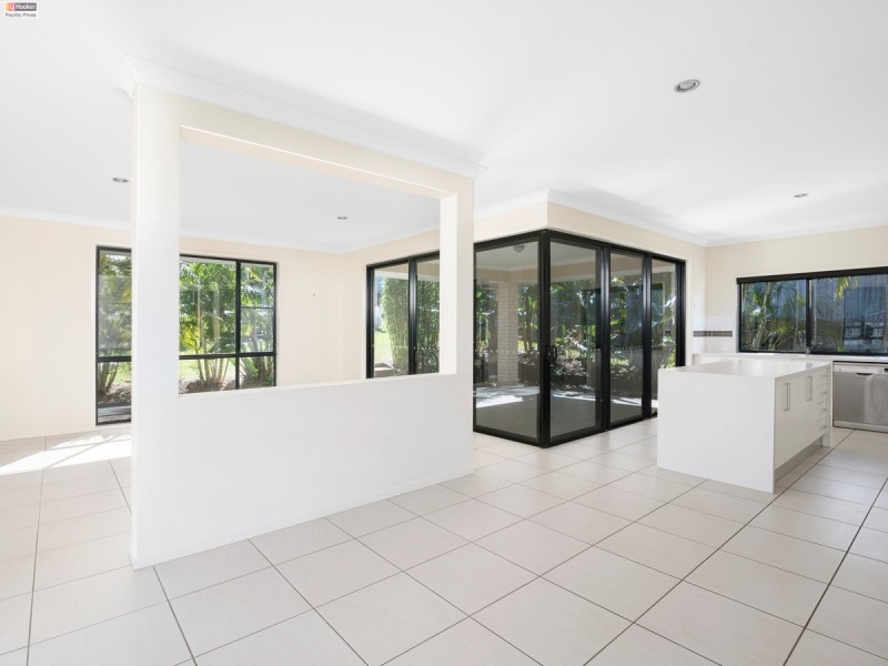 38 Hawkesbury Avenue, Pacific Pines QLD 4211