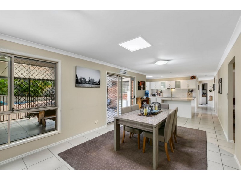 12 White Cap Close, Pacific Pines QLD 4211