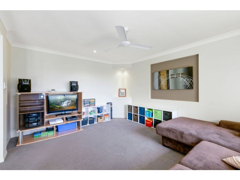 3 Coonowrin Street, Pacific Pines QLD 4211