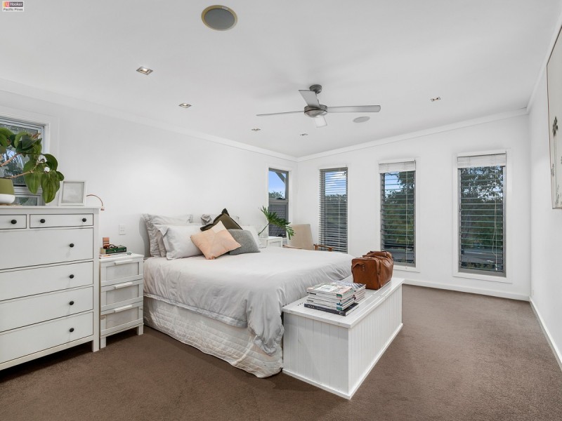 9A West Mountain Court, Parkwood QLD 4214