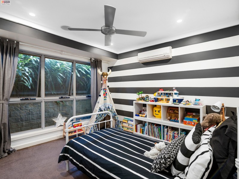 9A West Mountain Court, Parkwood QLD 4214