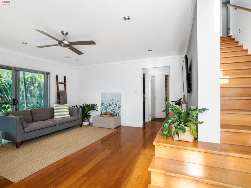 9A West Mountain Court, Parkwood QLD 4214