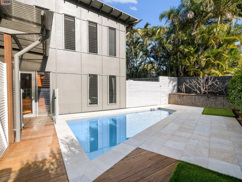 9A West Mountain Court, Parkwood QLD 4214