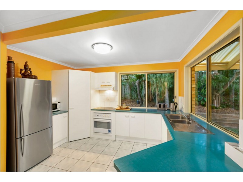 6 Polynesia Avenue, Pacific Pines QLD 4211