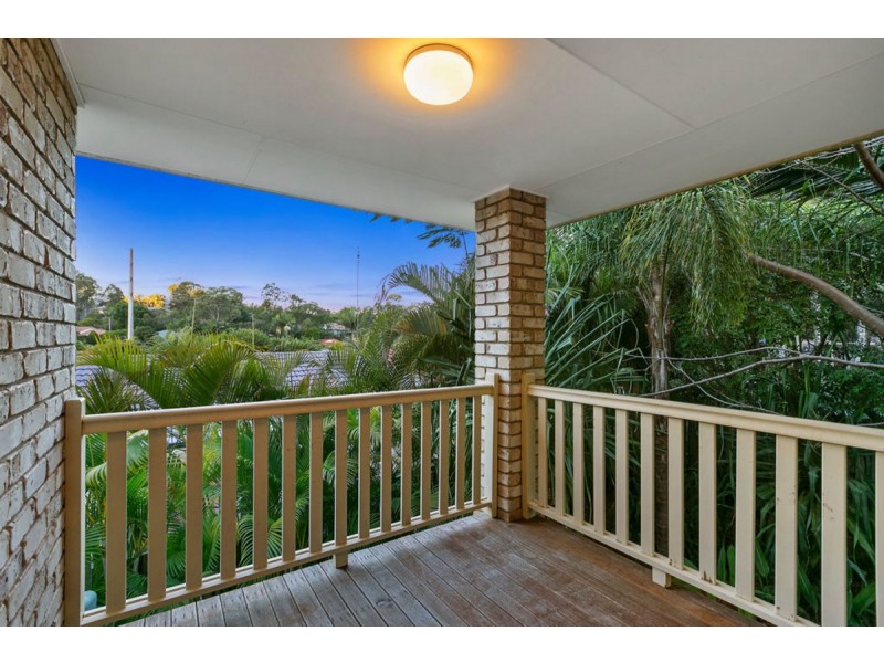 6 Polynesia Avenue, Pacific Pines QLD 4211