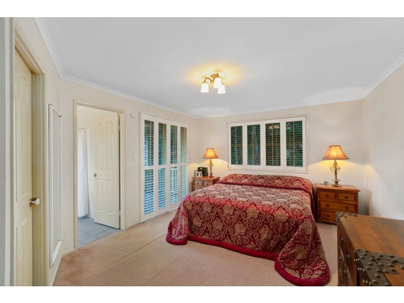 6 Polynesia Avenue, Pacific Pines QLD 4211