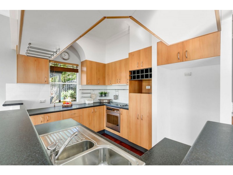 7 San Cristobal Place, Pacific Pines QLD 4211