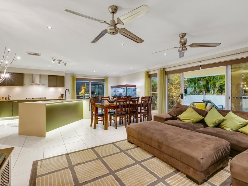 20 Hawkesbury Avenue, Pacific Pines QLD 4211