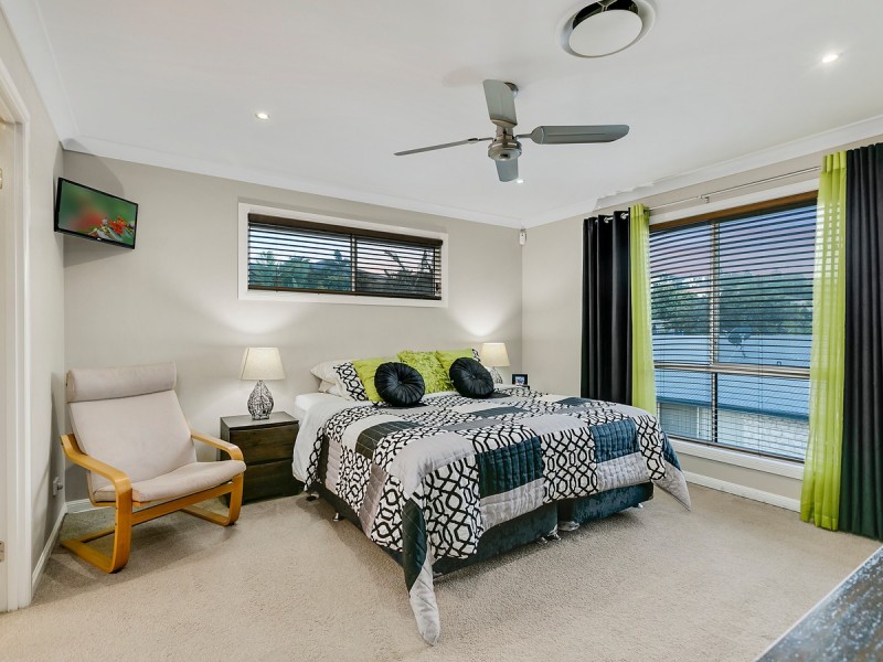 20 Hawkesbury Avenue, Pacific Pines QLD 4211