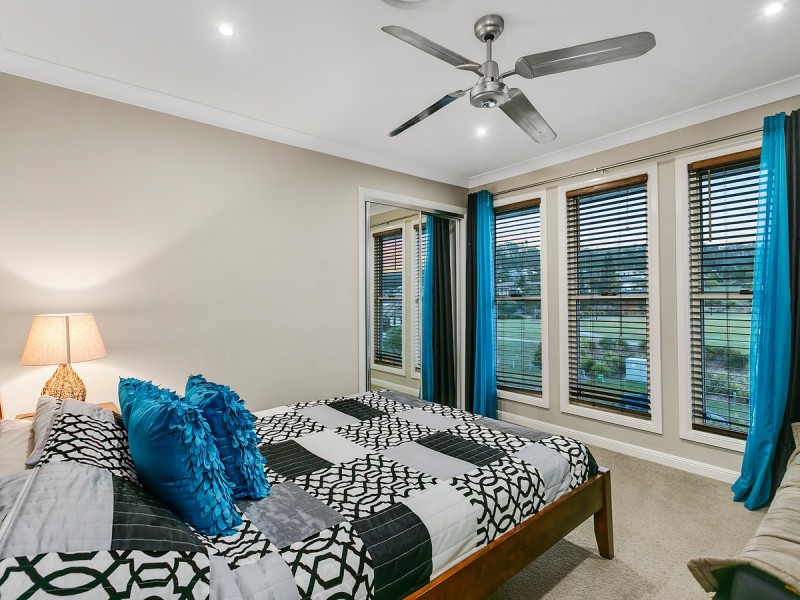 20 Hawkesbury Avenue, Pacific Pines QLD 4211