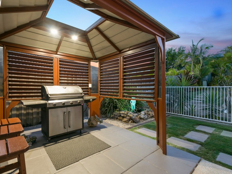 20 Hawkesbury Avenue, Pacific Pines QLD 4211