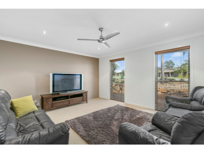 104 Wunburra Circle, Pacific Pines QLD 4211