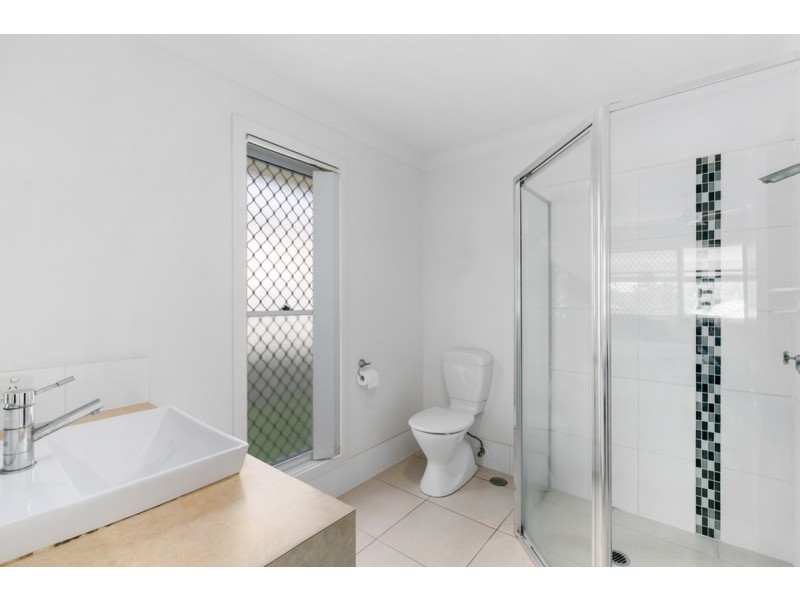 104 Wunburra Circle, Pacific Pines QLD 4211