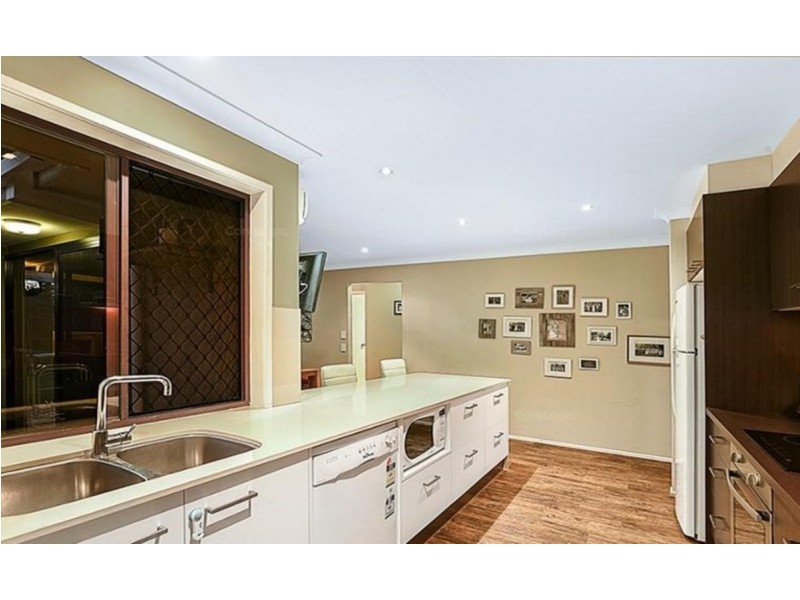 29 Footscray Court, Arundel QLD 4214