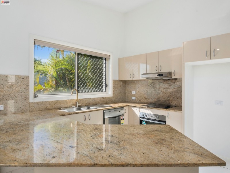 13 Mellum Circuit, Pacific Pines QLD 4211