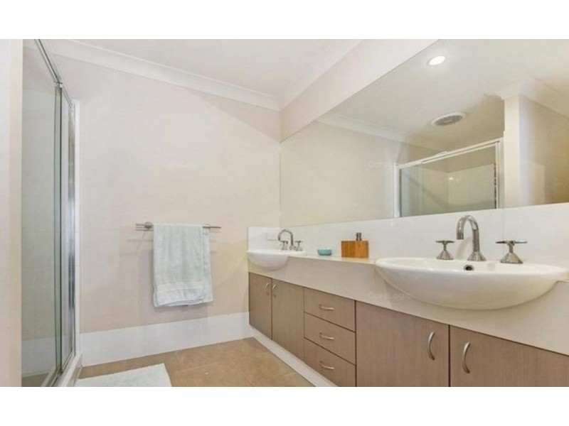 10 Chesterton Street, Pacific Pines QLD 4211