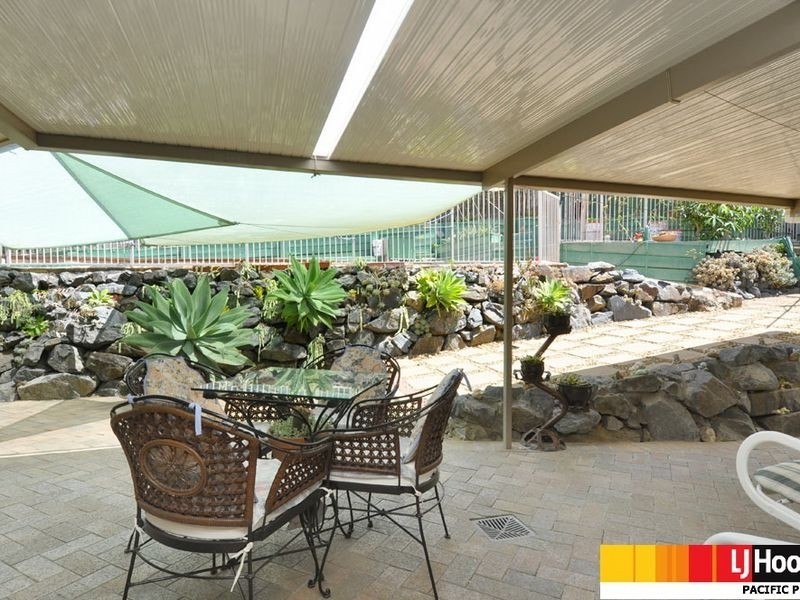 2 Clipperton Chase, Pacific Pines QLD 4211