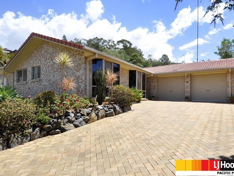 2 Clipperton Chase, Pacific Pines QLD 4211