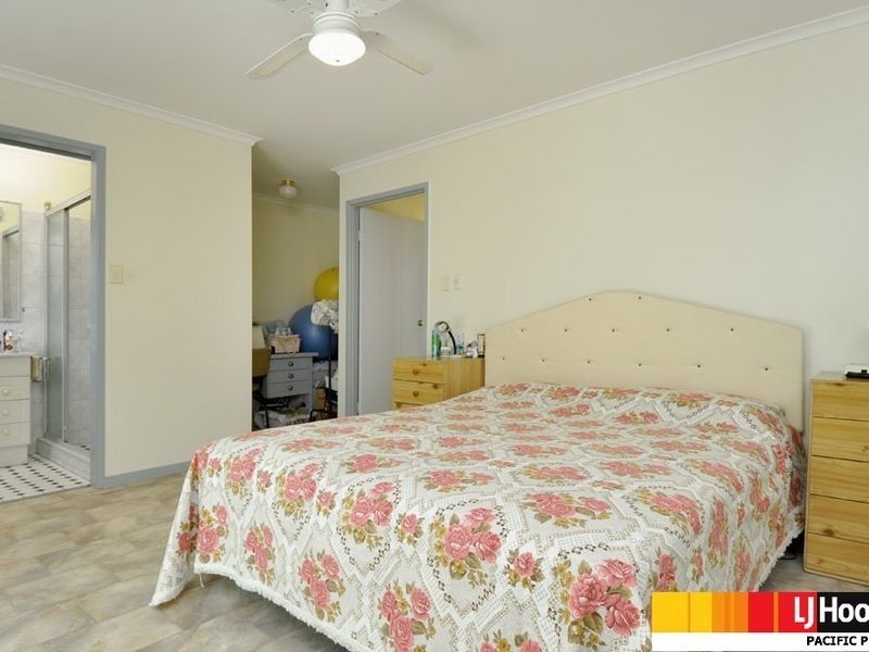 2 Clipperton Chase, Pacific Pines QLD 4211