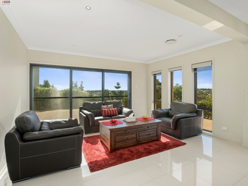 21 Barrington Street, Pacific Pines QLD 4211