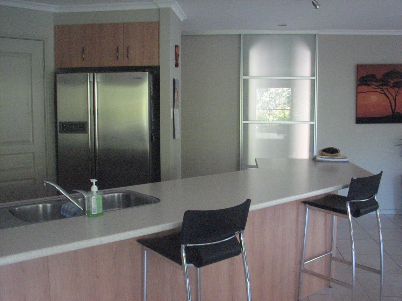 6 Lambert Drive, Maudsland QLD 4210