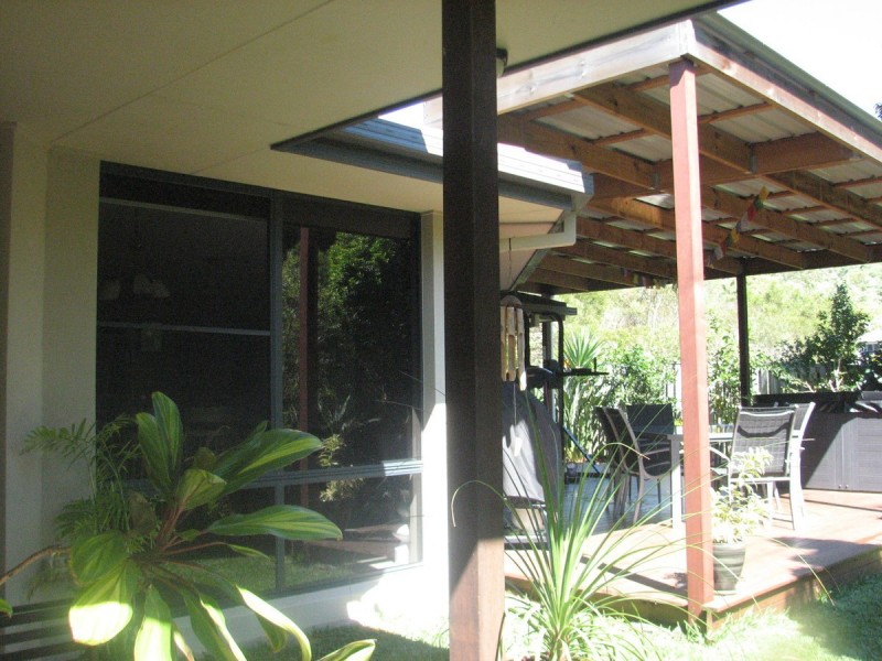 6 Lambert Drive, Maudsland QLD 4210