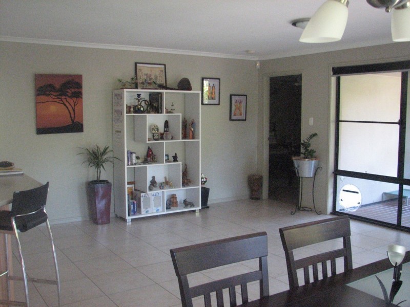 6 Lambert Drive, Maudsland QLD 4210