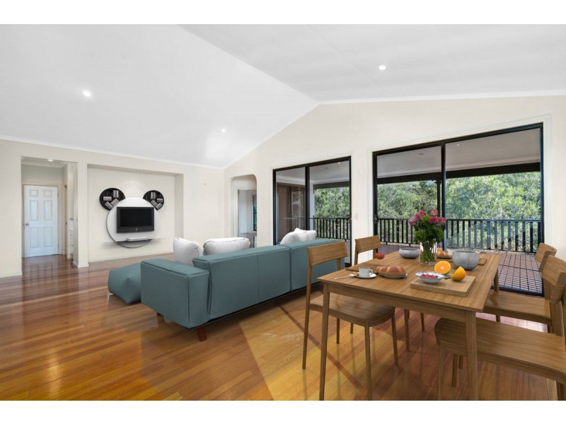57 Manra Way, Pacific Pines QLD 4211