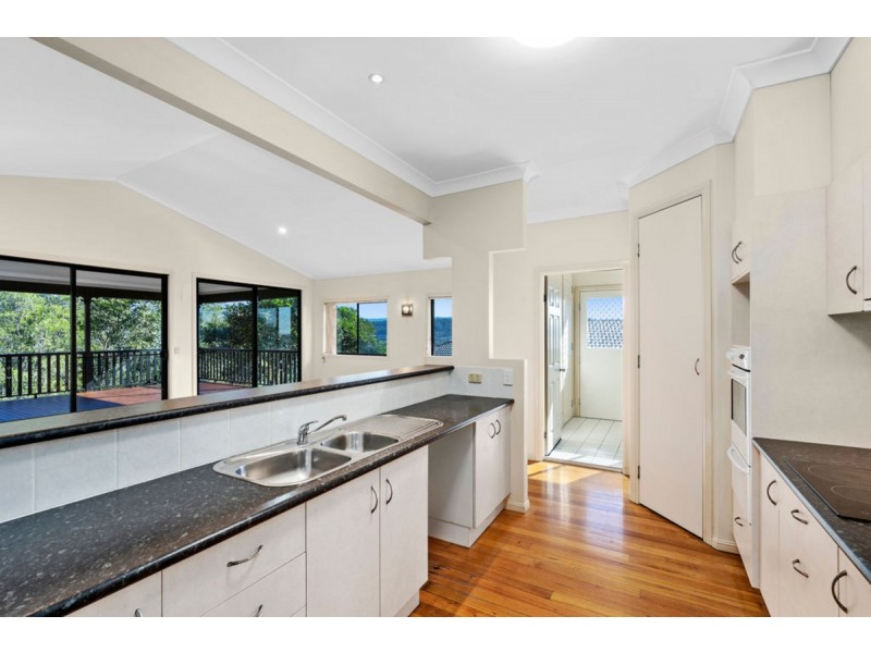57 Manra Way, Pacific Pines QLD 4211