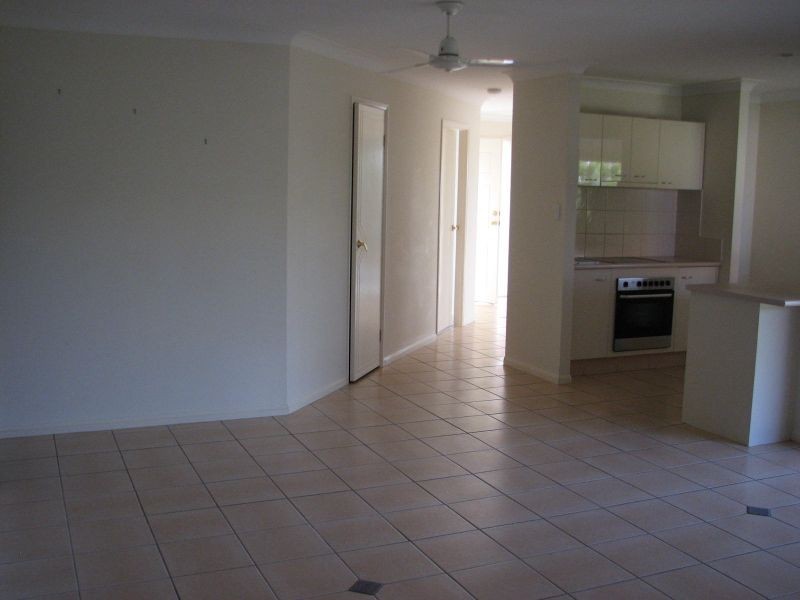 8 Boyer Street, Pacific Pines QLD 4211
